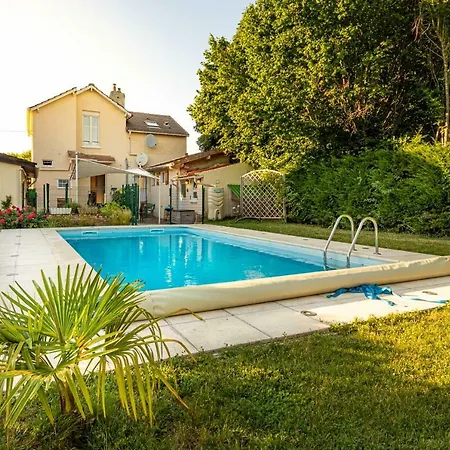 Beautiful House With Pool Near Disneyland Paris Hébergement de vacances