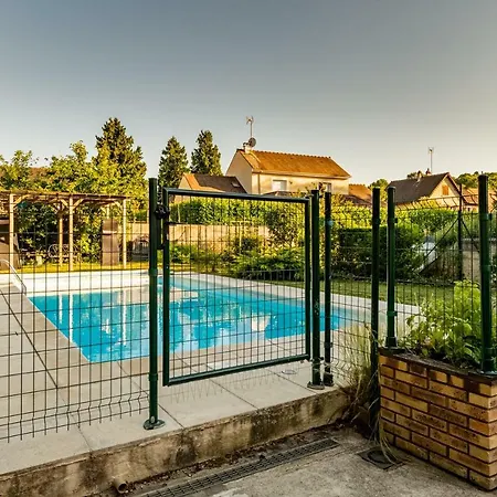 Beautiful House With Pool Near Disneyland Paris Montry