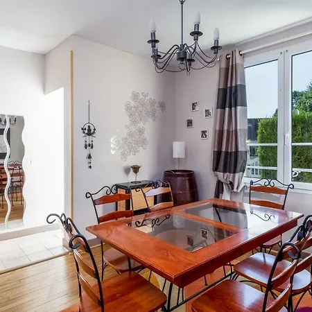 Beautiful House With Pool Near Disneyland Paris Holiday home *